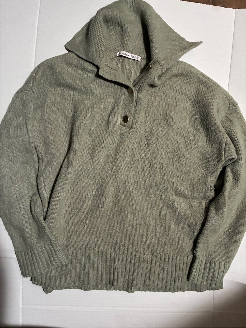 Abercrombie & Fitch Olive Green Half‑Placket Crew Sweater